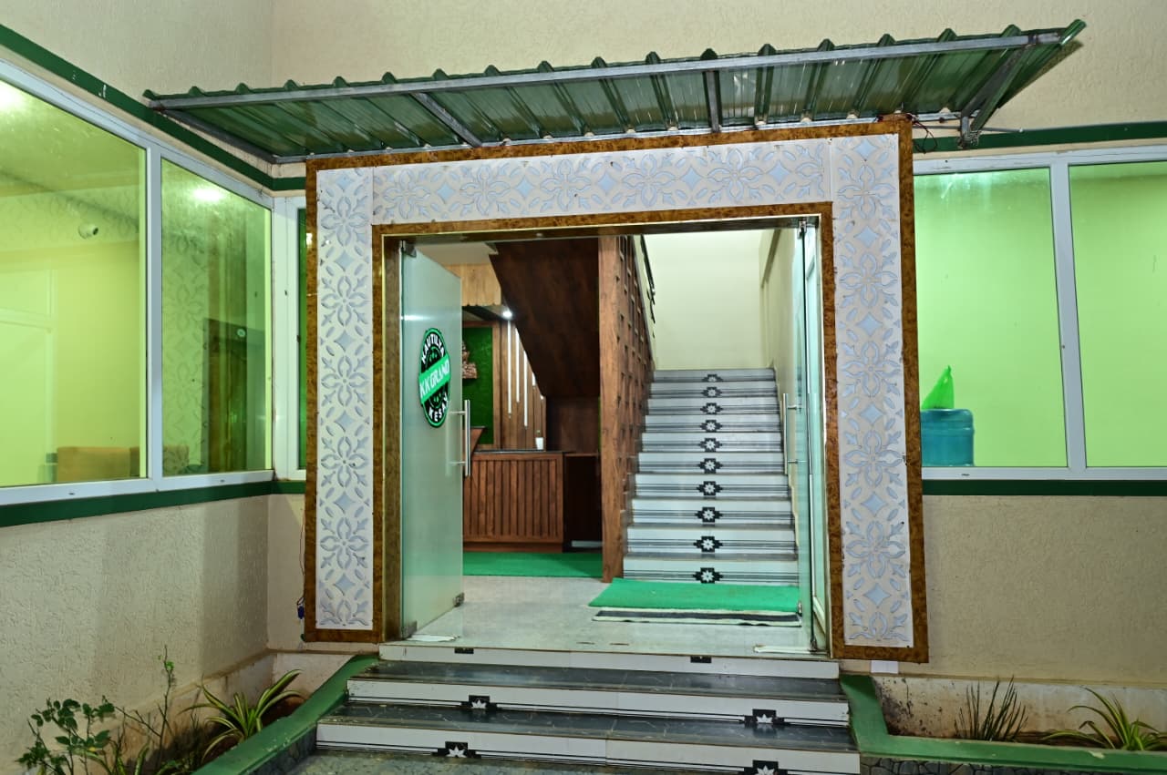 KK Grand Hotel Entrance